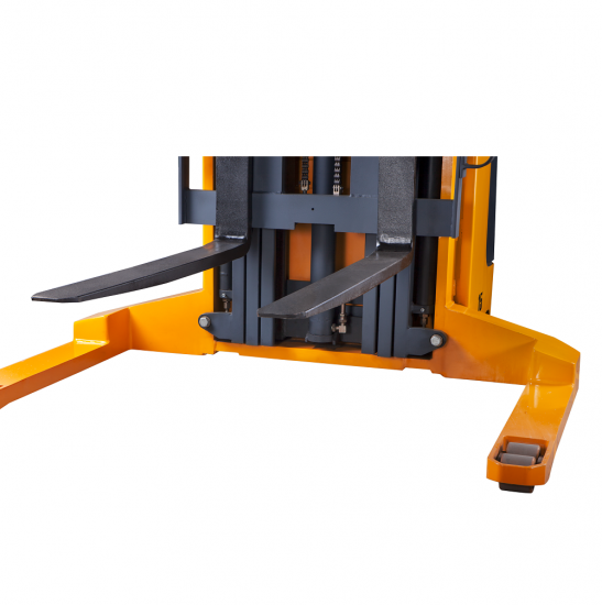 Electric straddle stacker